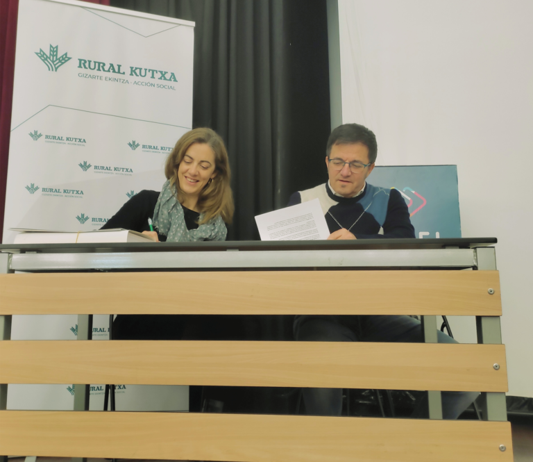 Firma del convenio de colaboración HETEL – Rural Kutxa