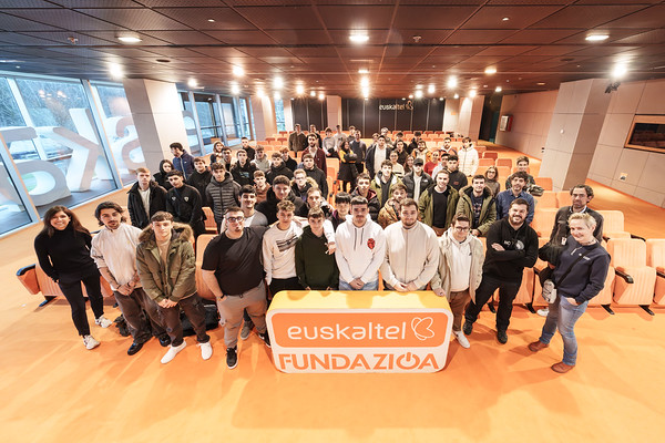 HETEL y Euskaltel Fundazioa reúnen a 65 estudiantes de los Ciclos de Telecomunicaciones y Sistemas